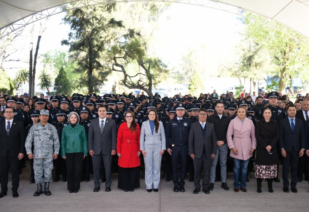 Tere Jiménez encabeza la graduación de 150 nuevos policías